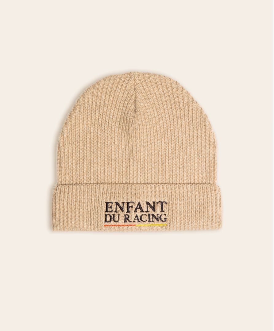 Un bonnet beige intemporel pour les vrais passionnés de RC Lens. Confort et style réunis pour vous accompagner partout
