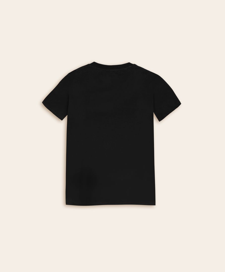 Ce t-shirt noir, avec son logo Enfant du Racing, allie sobriété et caractère