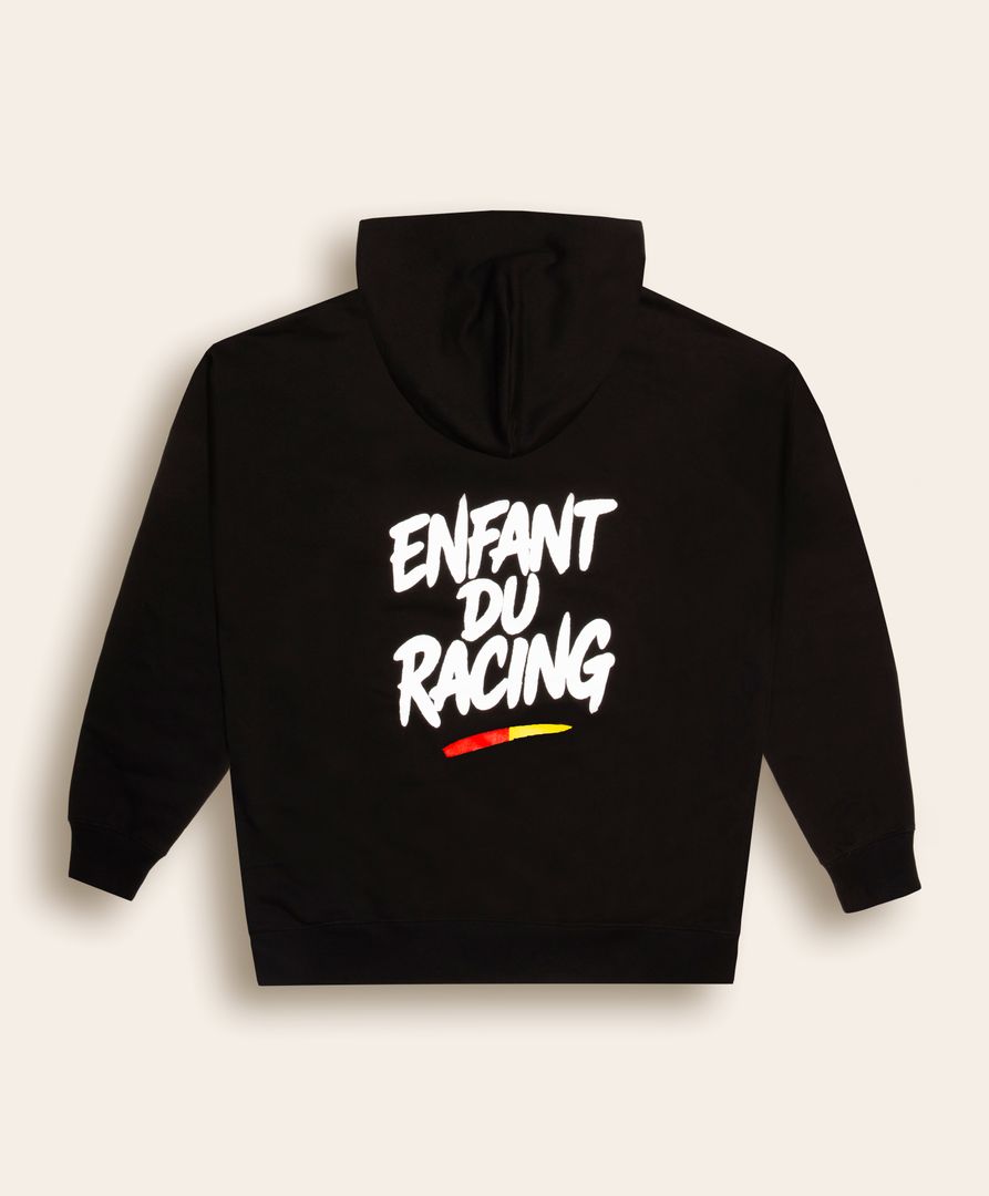 Sweat à capuche noir oversize avec impression au dos “Enfant du Racing” en blanc, accompagné d’un détail rouge et or inspiré des couleurs du RC Lens.